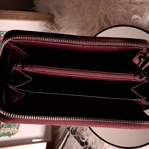 Gucci Bamboo Tassel Zip Around Wallet  EUC - Picture 9 of 17